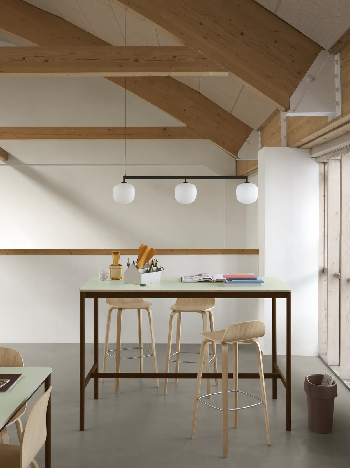 Muuto Rime skinnelampe. Velg farge