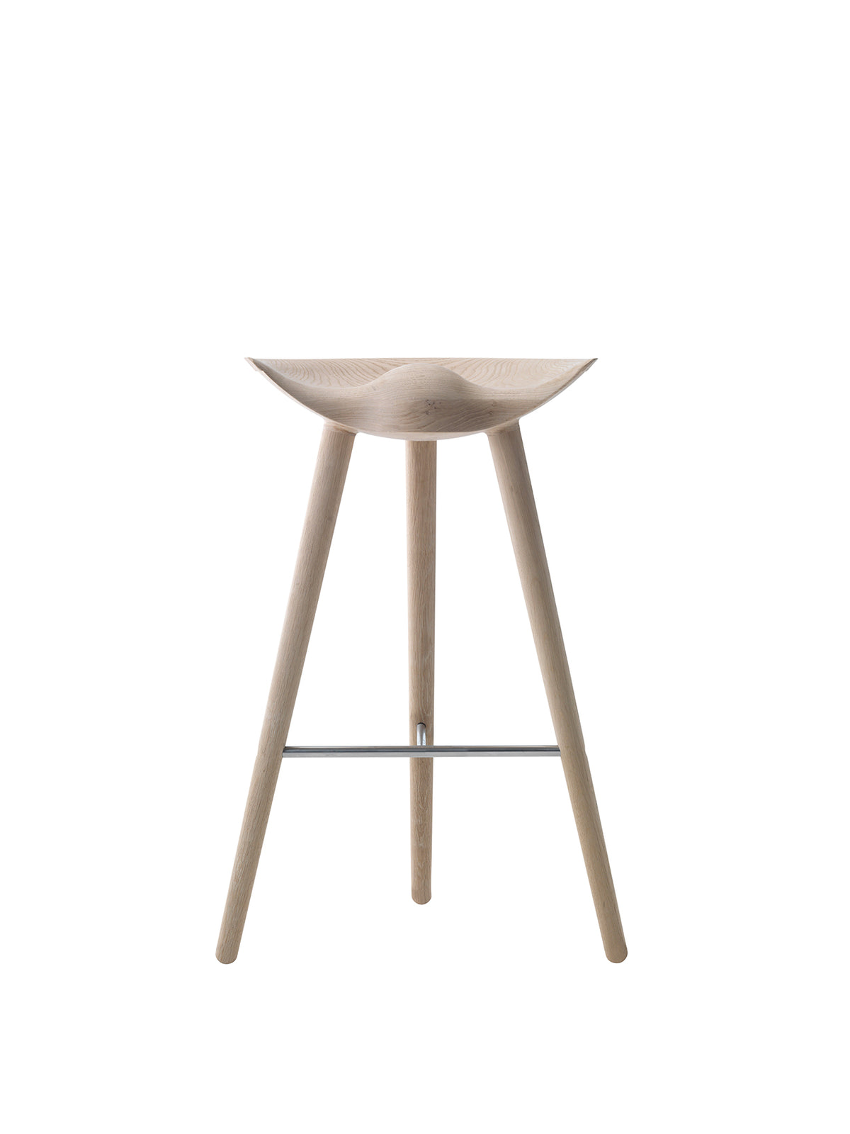 Audo Copenhagen ML 42 Bar Stool barkrakk. Velg treverk og fotstøtte