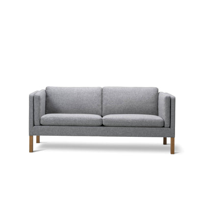 Fredericia Mogensen 2335 Sofa 180 cm, 2,5-seter. Velg tekstil og treverk