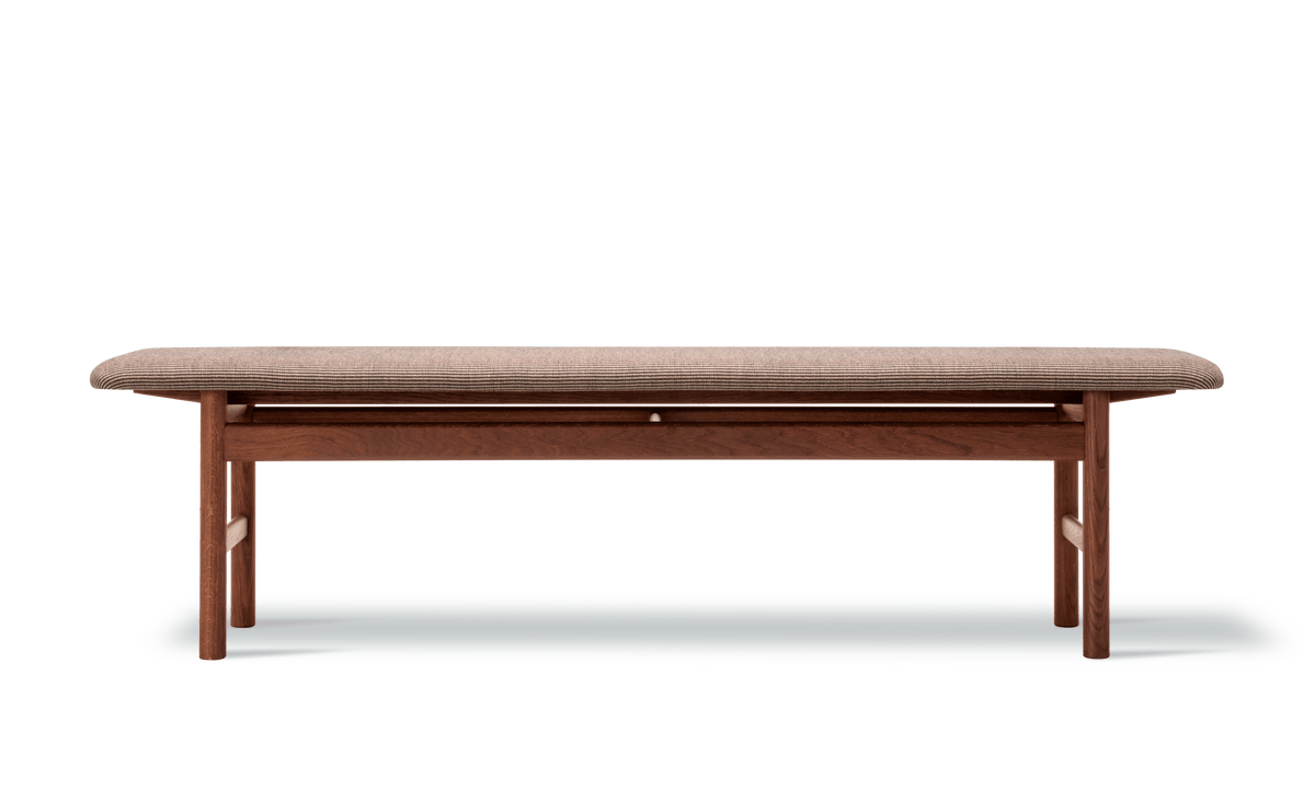 Fredericia The Mogensen Bench uten rygg – Røkt eik olje. Velg tekstil