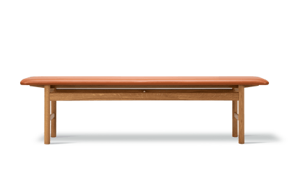 Fredericia The Mogensen Bench uten rygg – Sortlakkert eik. Velg tekstil