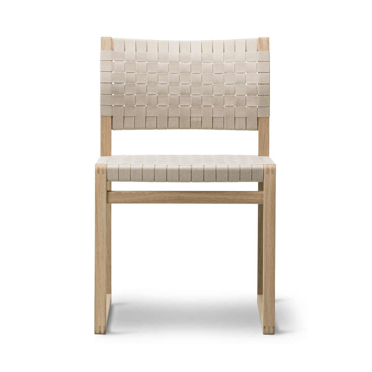 Fredericia BM61 Chair lingjord. Velg sete og treverk
