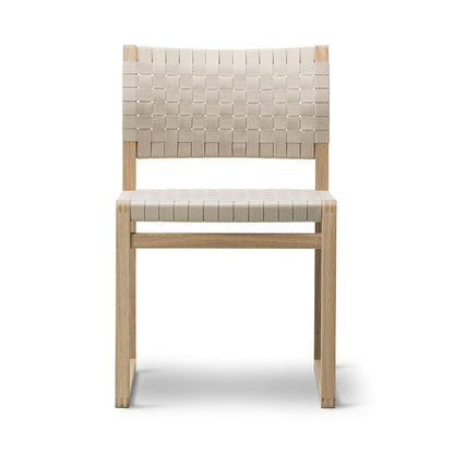 Fredericia BM61 Chair lingjord. Velg sete og treverk