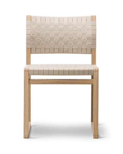 Fredericia BM61 Chair lingjord. Velg sete og treverk.