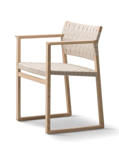 Fredericia BM62 Armchair lingjord. Velg sete og treverk