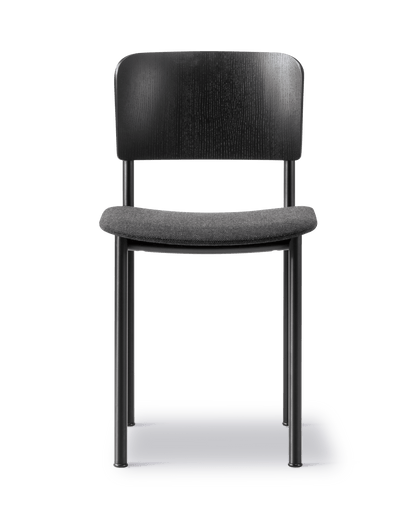 Fredericia Plan Chair setepolstret. Velg tekstil og treverk.