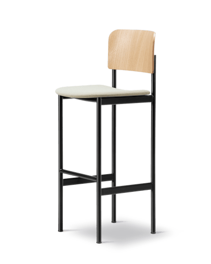 Fredericia Plan Barstool setepolstret. Velg tekstil og treverk