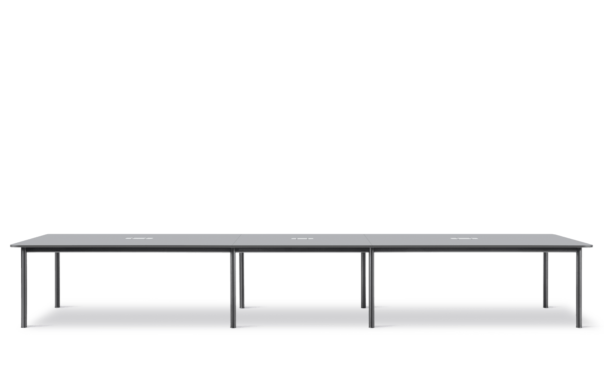 Fredericia Plan Table konfigurasjon M, 500 × 100 cm. Velg understell, høyde og bordplate