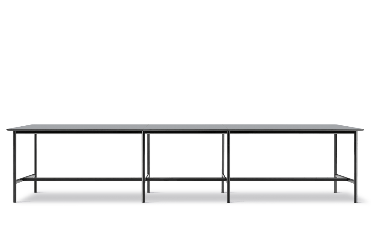 Fredericia Plan Table konfigurasjon M, 500 × 100 cm. Velg understell, høyde og bordplate