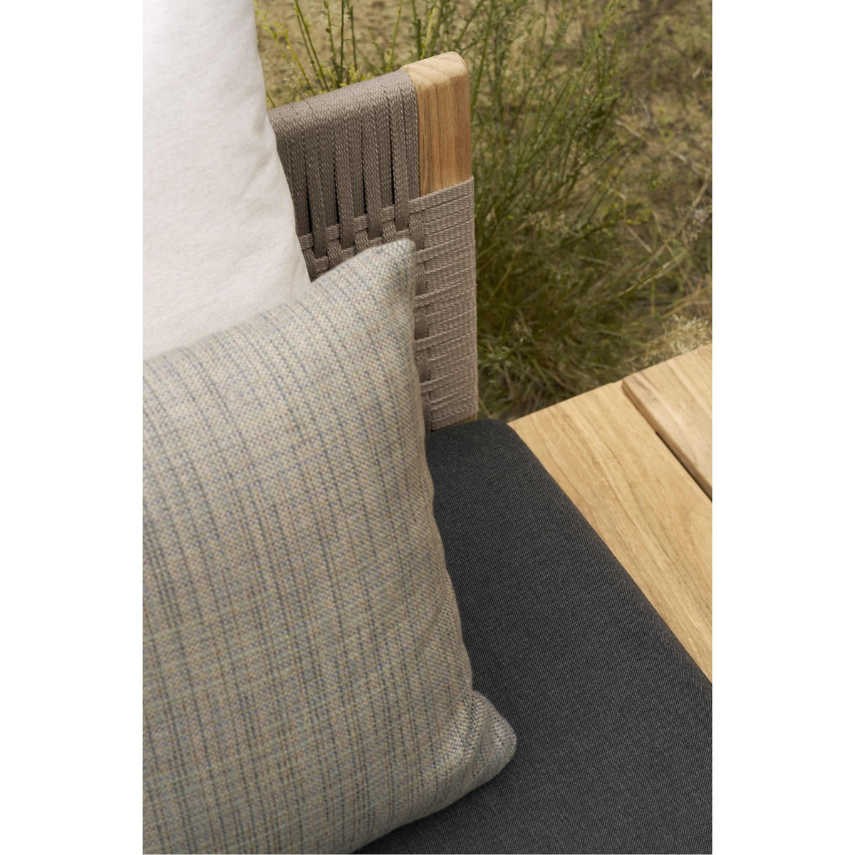 Carl Hansen CU E500S liten setepute til Embrace Outdoor