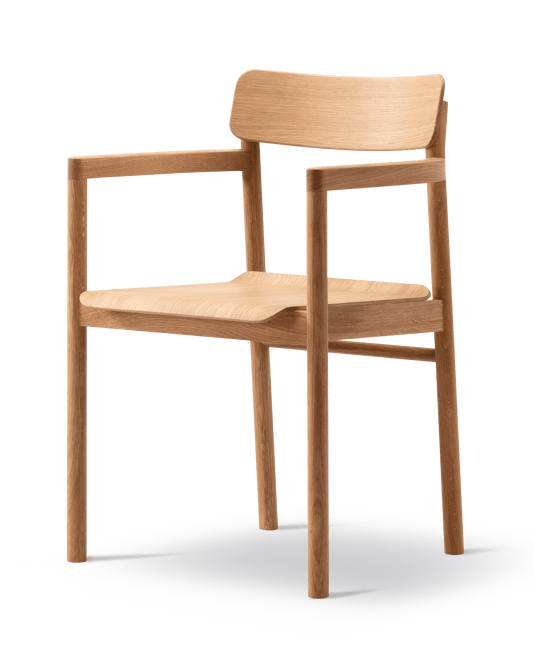Fredericia Post Armchair tresete. Velg treverk