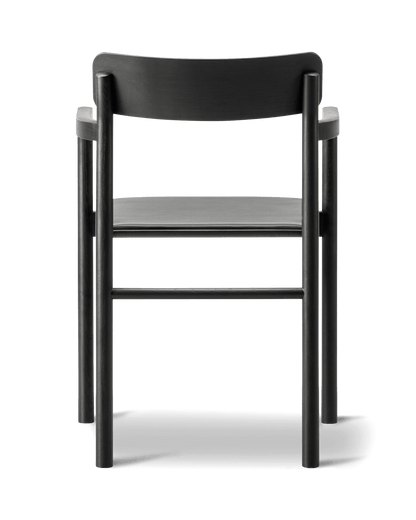 Fredericia Post Armchair setepolstret. Velg tekstil og treverk