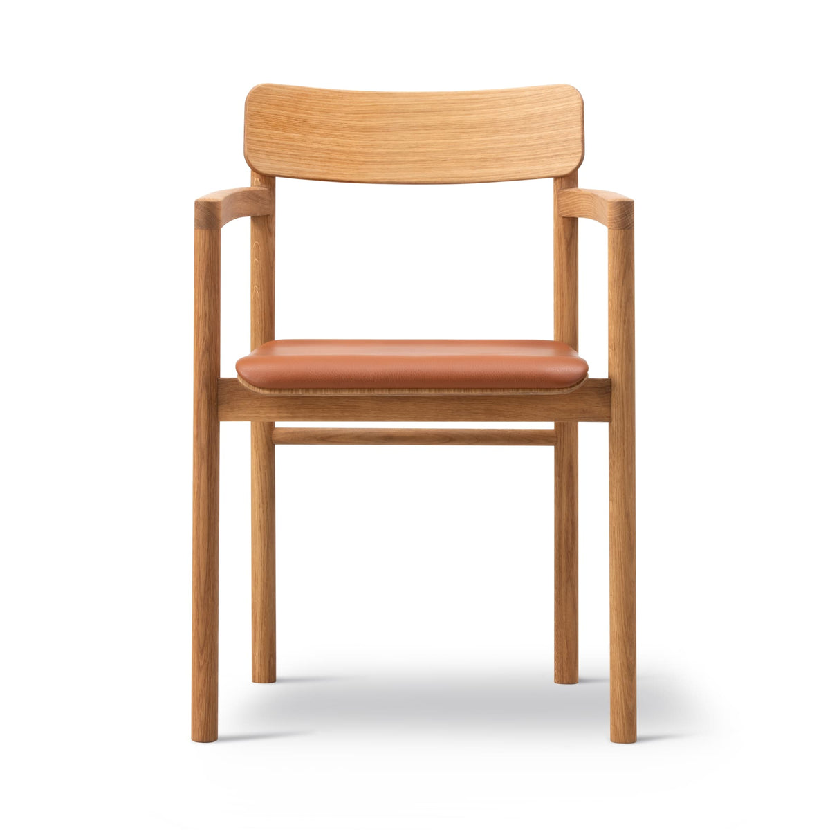 Fredericia Post Armchair setepolstret. Velg tekstil og treverk