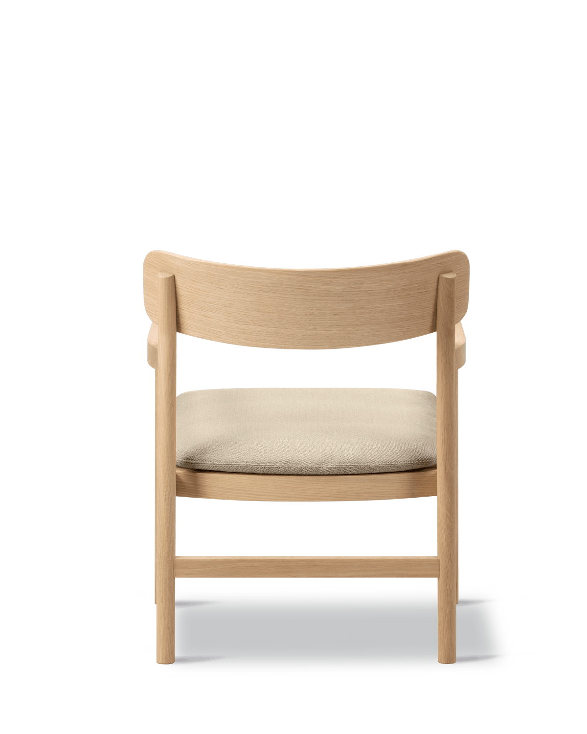 Fredericia Post Lounge Chair lenestol. Velg tekstil og treverk