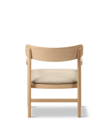 Fredericia Post Lounge Chair lenestol. Velg tekstil og treverk