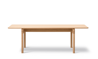 Fredericia Post Table 225 × 100 cm. Velg treverk.