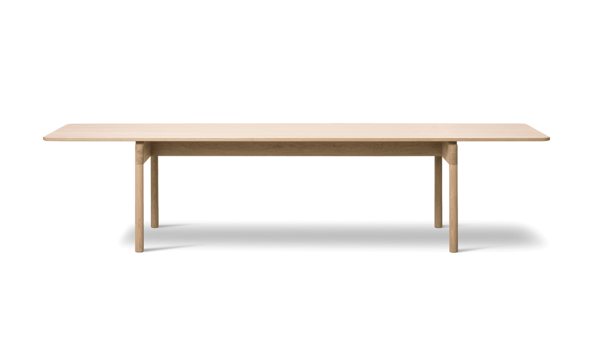 Fredericia Post Table 320 × 100 cm. Velg treverk.