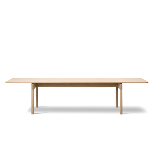 Fredericia Post Table 320 × 100 cm. Velg treverk