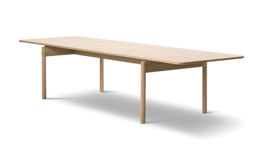 Fredericia Post Table 320 × 100 cm. Velg treverk