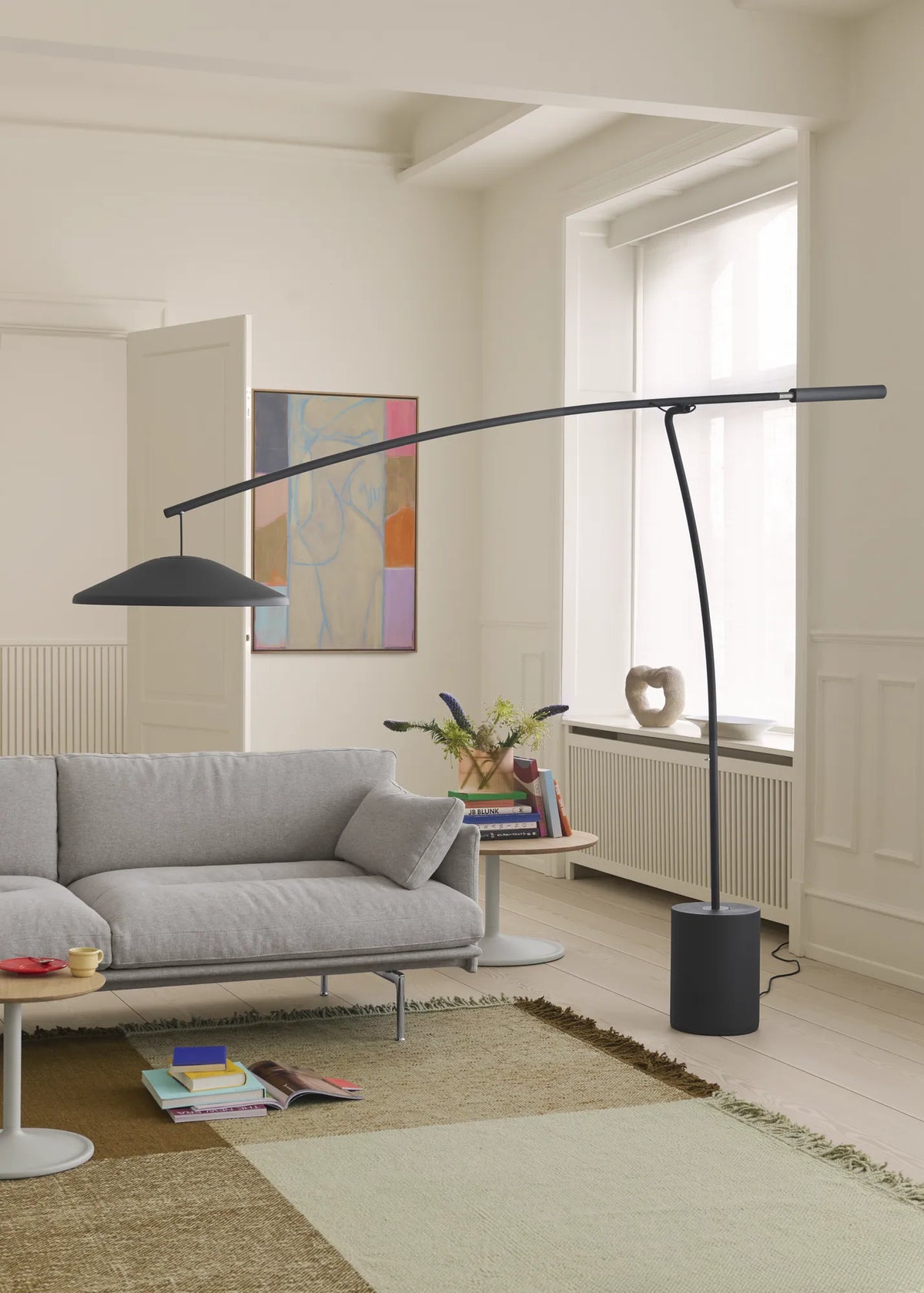 Muuto Contra gulvlampe. Anthracite Black
