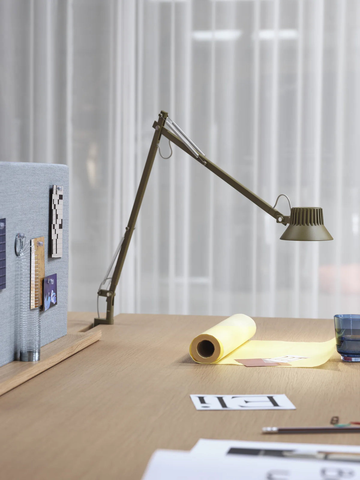 Muuto Dedicate bordlampe. Velg størrelse og farge