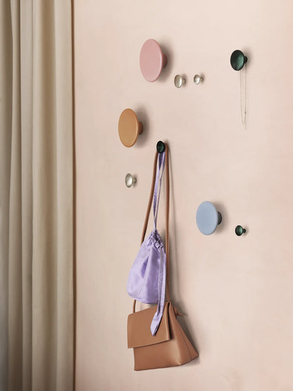 Muuto Dots knagger i keramikk Ø13. Velg farge