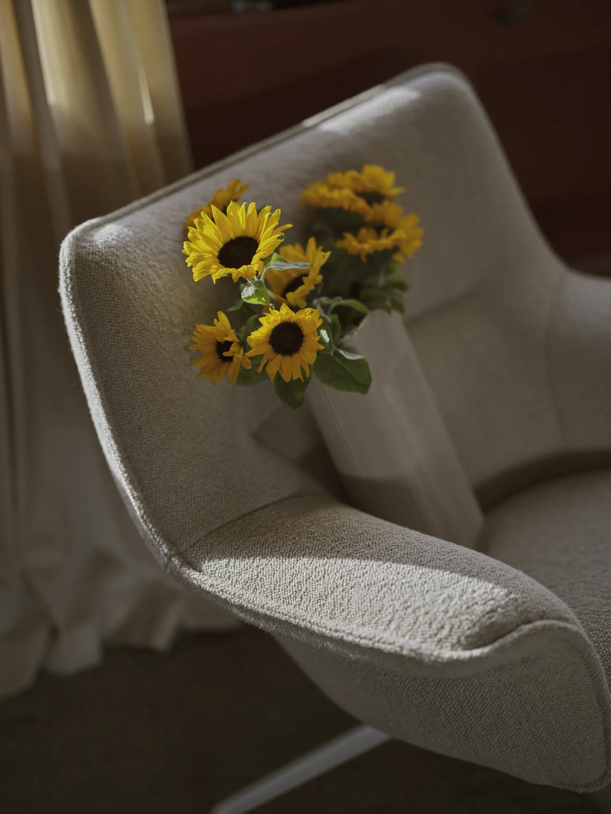 Muuto Doze lenestol lav rygg, svingbar fot. Velg tekstil