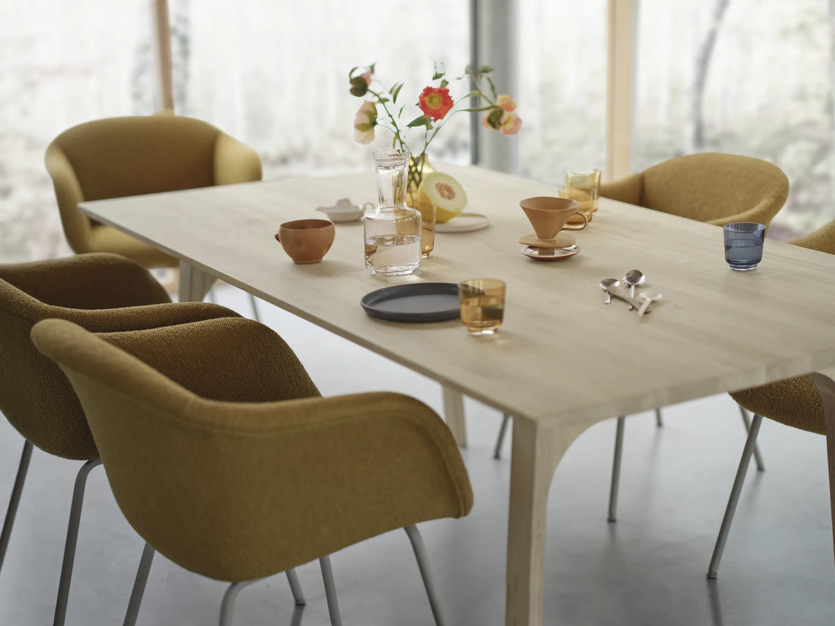 Muuto Earnest uttrekksbord i eik. Velg størrelse og farge