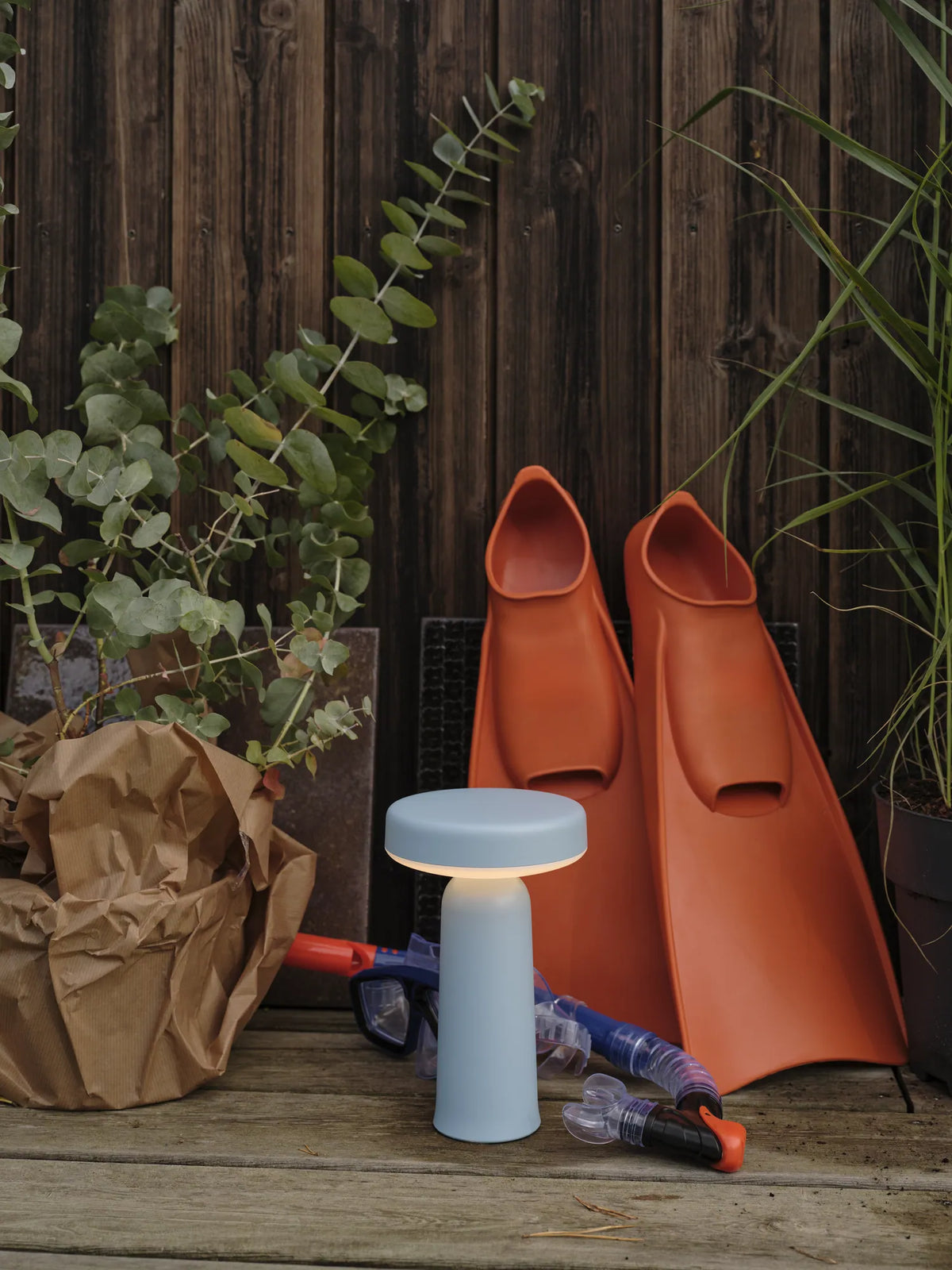 Muuto Ease oppladbar bordlampe. Velg farge