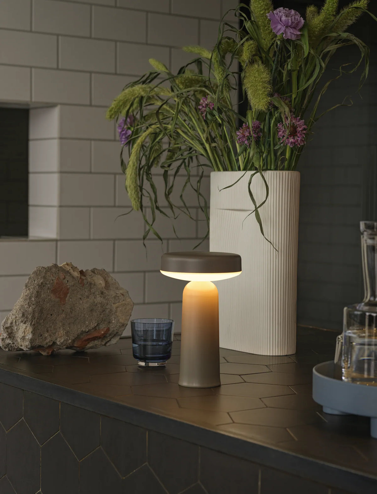 Muuto Ease oppladbar bordlampe. Velg farge