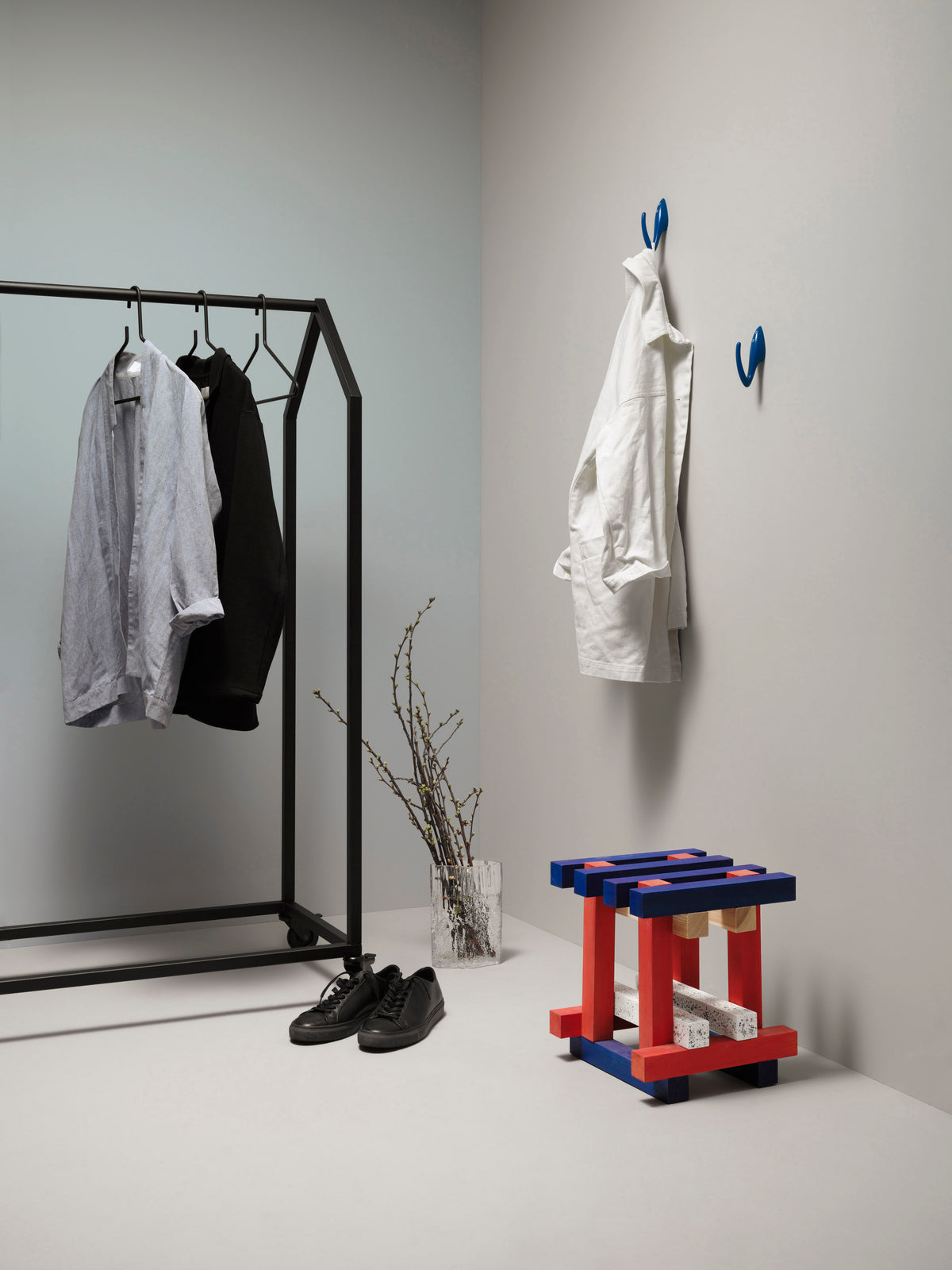 Essem Design Clothing House klesstativ