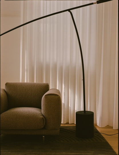 Muuto Contra gulvlampe. Anthracite Black