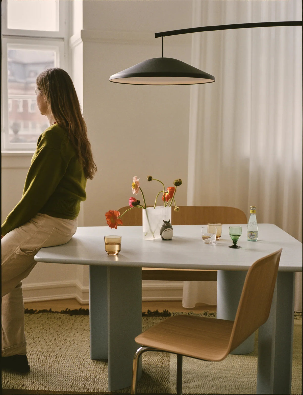 Muuto Contra gulvlampe. Anthracite Black