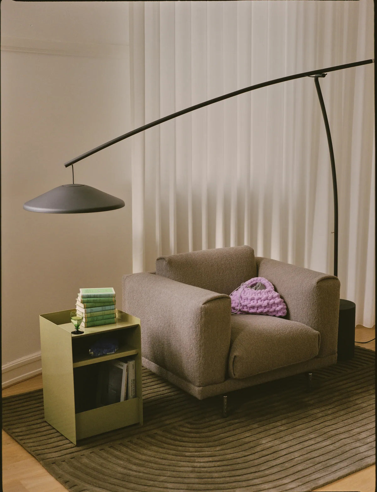 Muuto Contra gulvlampe. Anthracite Black