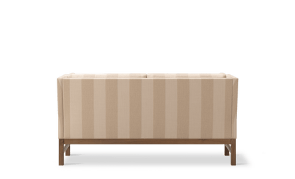 Fredericia EJ315 Sofa 153 cm, 2-seter. Velg tekstil og treverk