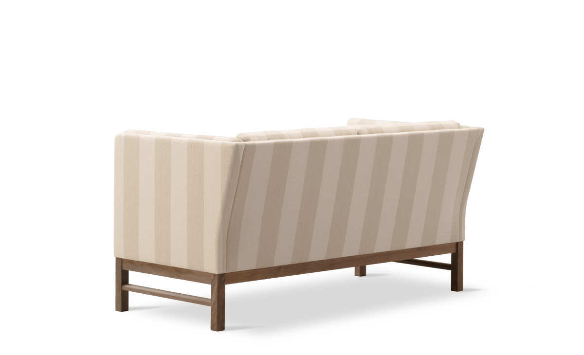 Fredericia EJ315 Sofa 153 cm, 2-seter. Velg tekstil og treverk