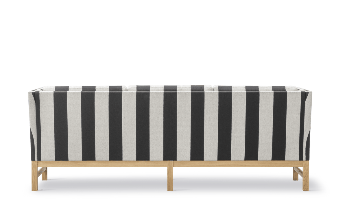 Fredericia EJ315 Sofa 210 cm, 3-seter. Velg tekstil og treverk
