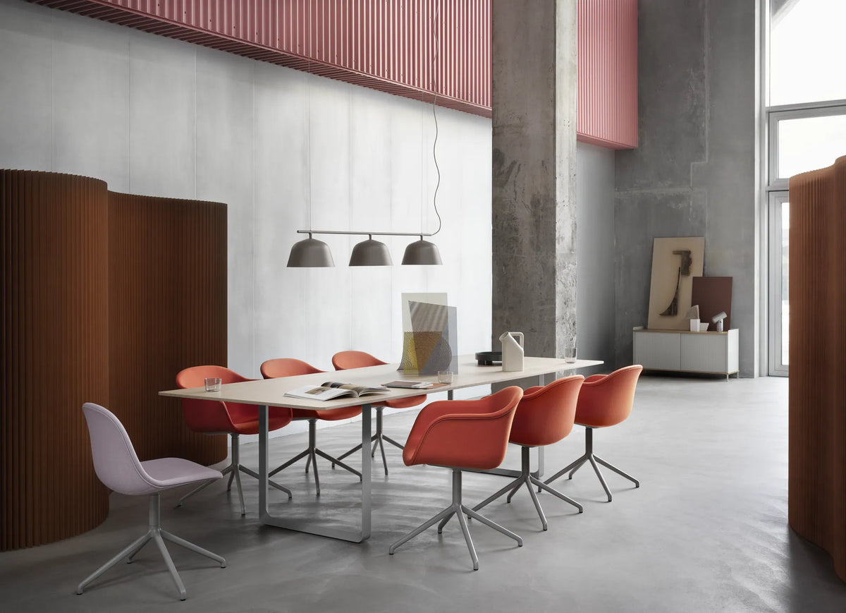 Muuto Ambit skinnelampe 126 cm. Velg farge