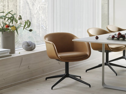 Muuto Fiber Conference konferansestol med svingbart understell. Velg tekstil