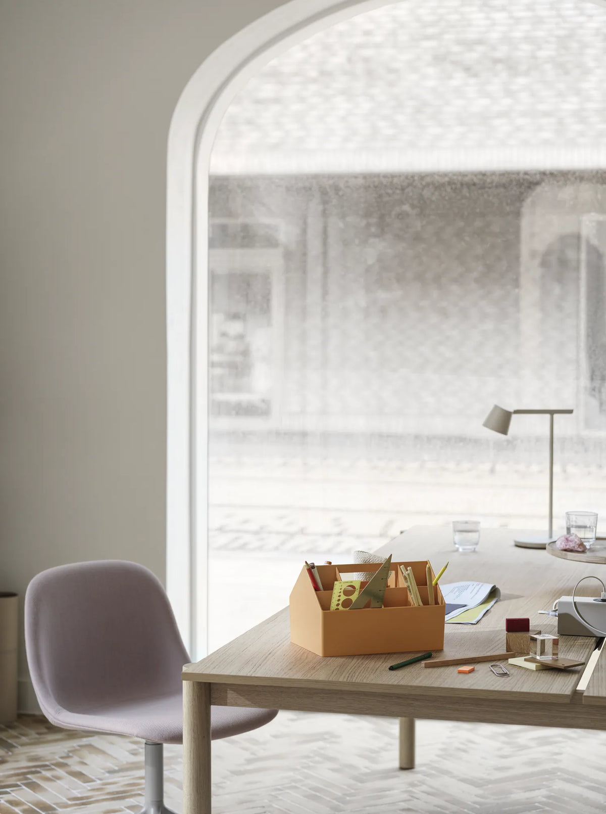 Muuto Tip bordlampe. Velg farge