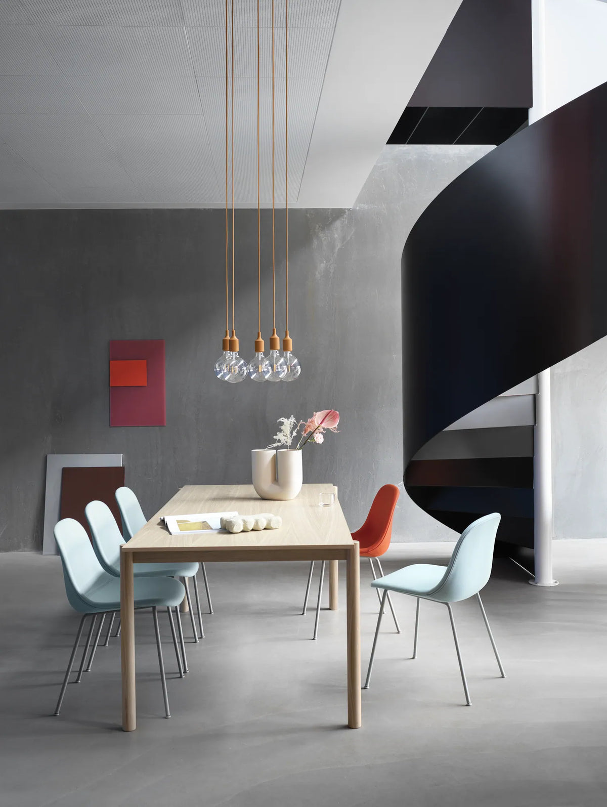 Muuto Linear Wood spisebord i eik. Velg størrelse