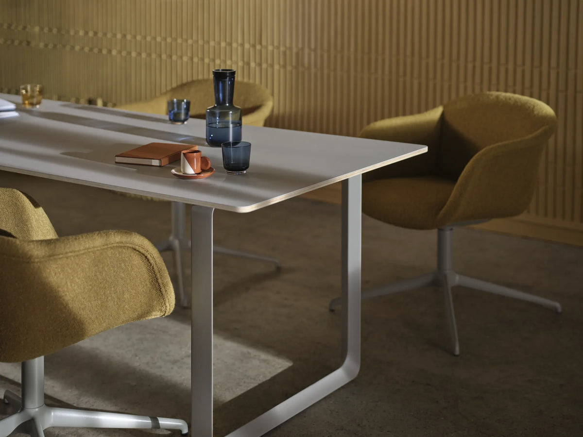 Muuto Raise karaffel. Velg farge