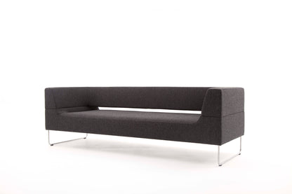LK Hjelle Hal 201 sofa 2-seter. Velg tekstil