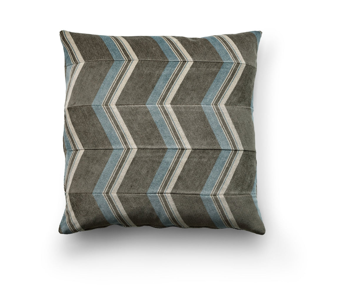 Eilersen Pyjamas pyntepute Blaze 50 x 50 cm – R05 – grå / lyseblå