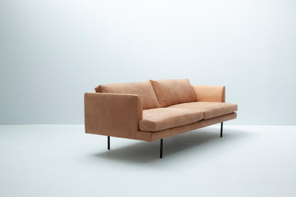 LK Hjelle Frí sofa 2-seter (Frí 201). Velg tekstil