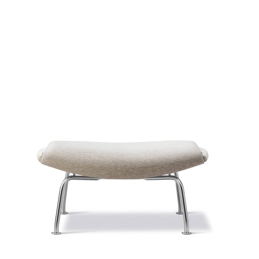 Fredericia Wegner Ox Ottoman fotskammel. Velg tekstil og understell