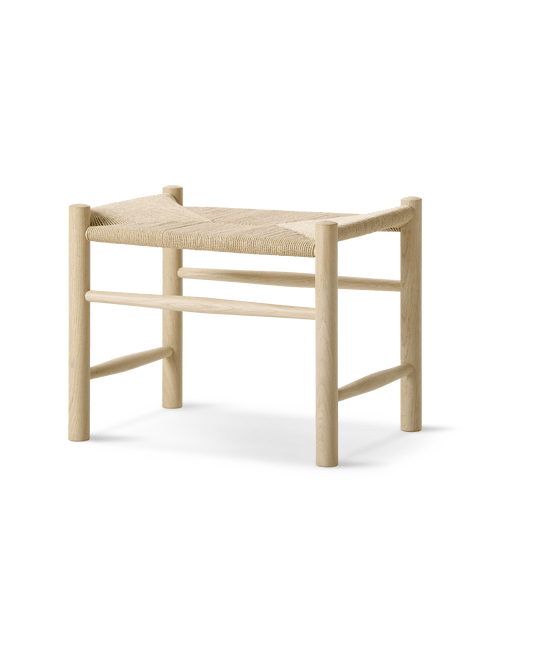 Fredericia Wegner J16 Stool taburett. Velg sete og treverk