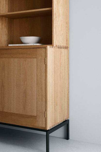 Carl Hansen FK632115F FK63 skap gulvstående 72,5x112x36 cm – miljøbilde