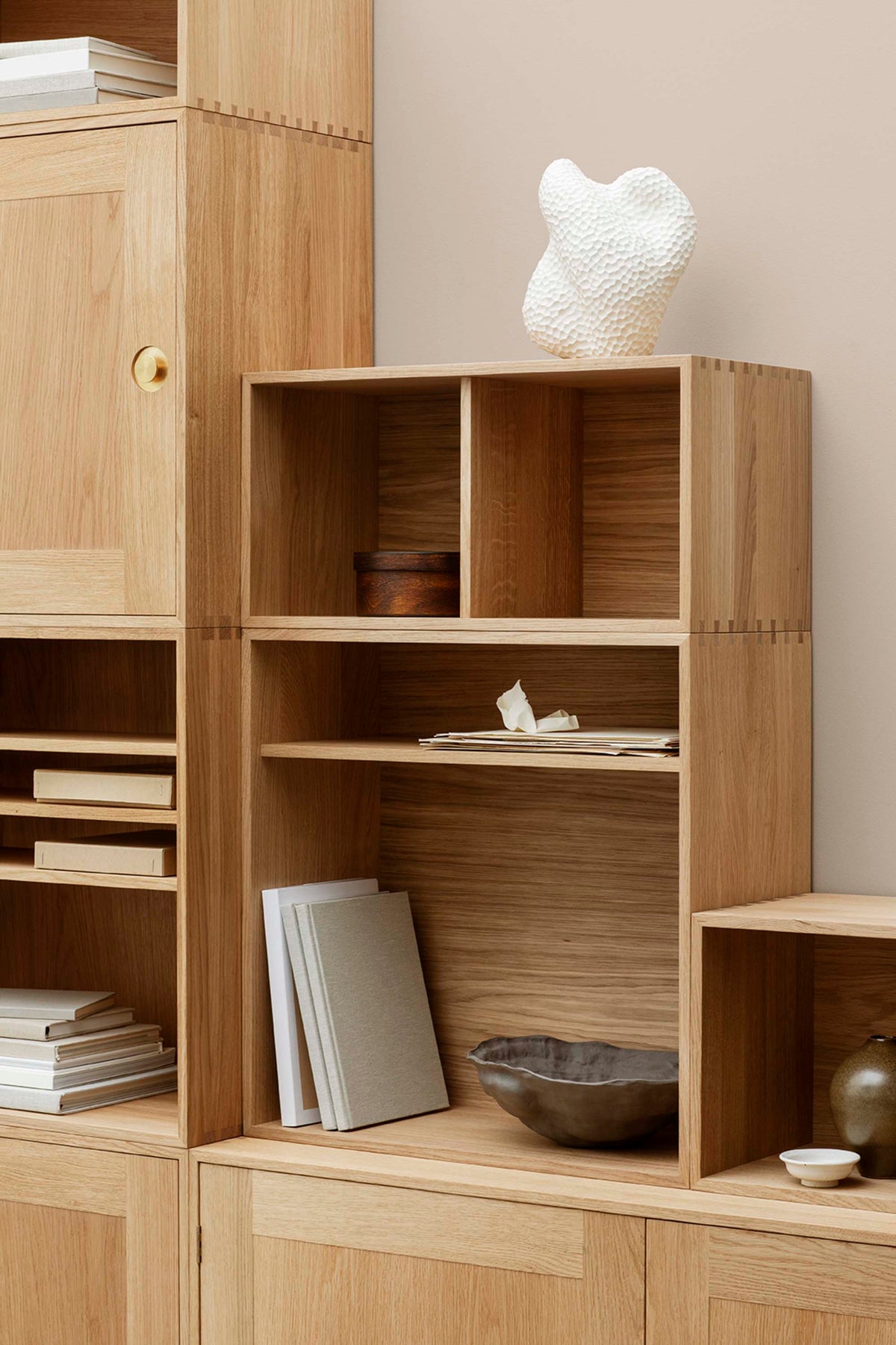 Carl Hansen FK633011 FK63 hylle/skillevegg 53,5x32,5 cm – miljøbilde