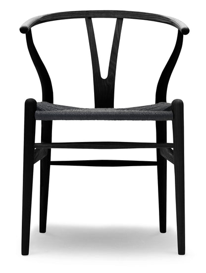 Carl Hansen CH24 – ask, svart (malt), svart papirgarn